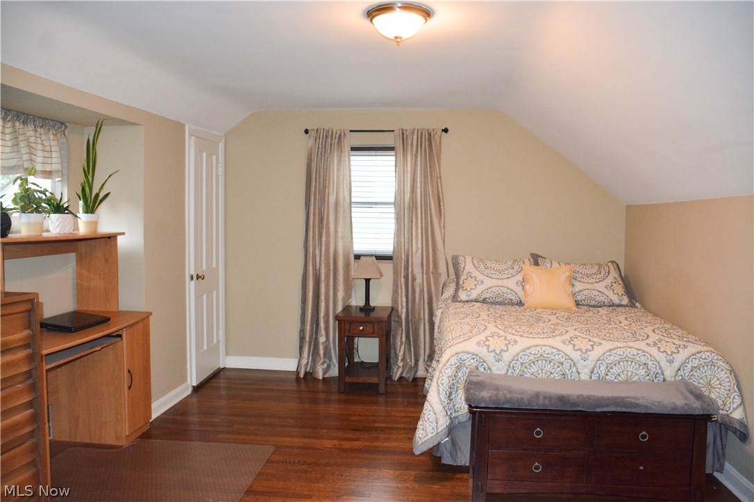 4046 Ellison Road Cleveland, OH 44121 - Photo 14 of 29 large enough to be a master bedroom, steps down from other rooms