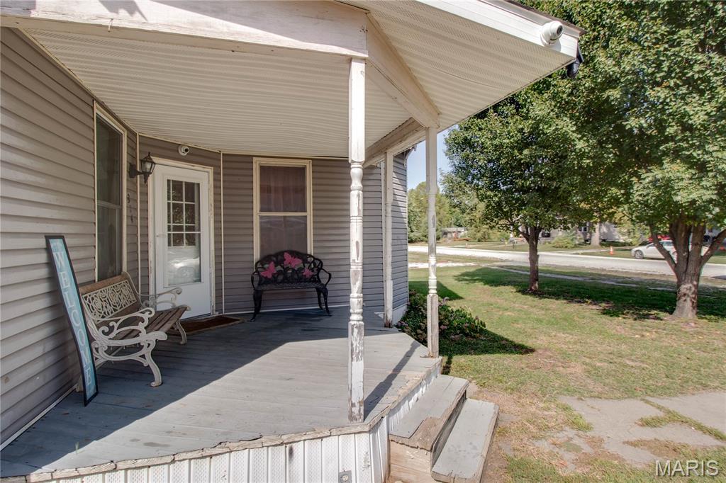 312 North Main Street Medora, IL 62063 - Photo 4 of 30