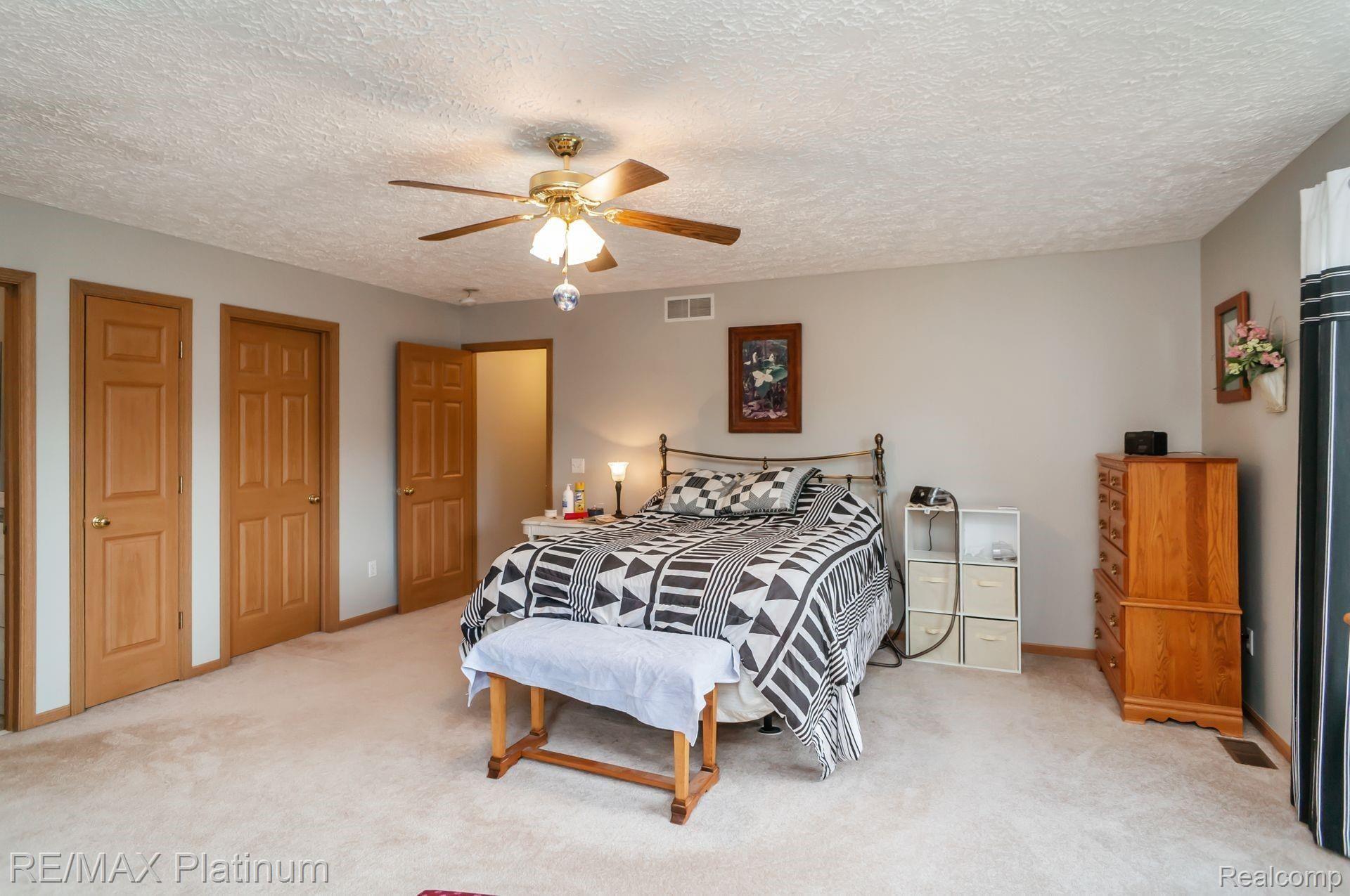 727 North Hacker Road Howell, MI 48843 - Photo 15 of 28 15.jpg
