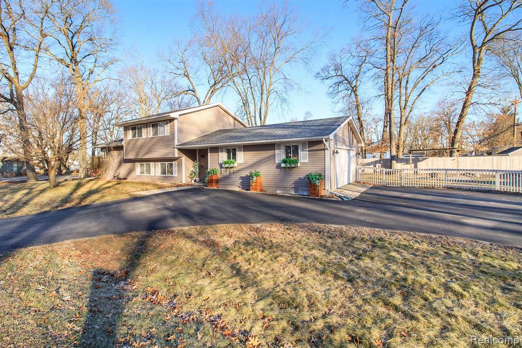 1700 Ladd Road Wolverine Lake, MI 48390 - Photo 28 of 29