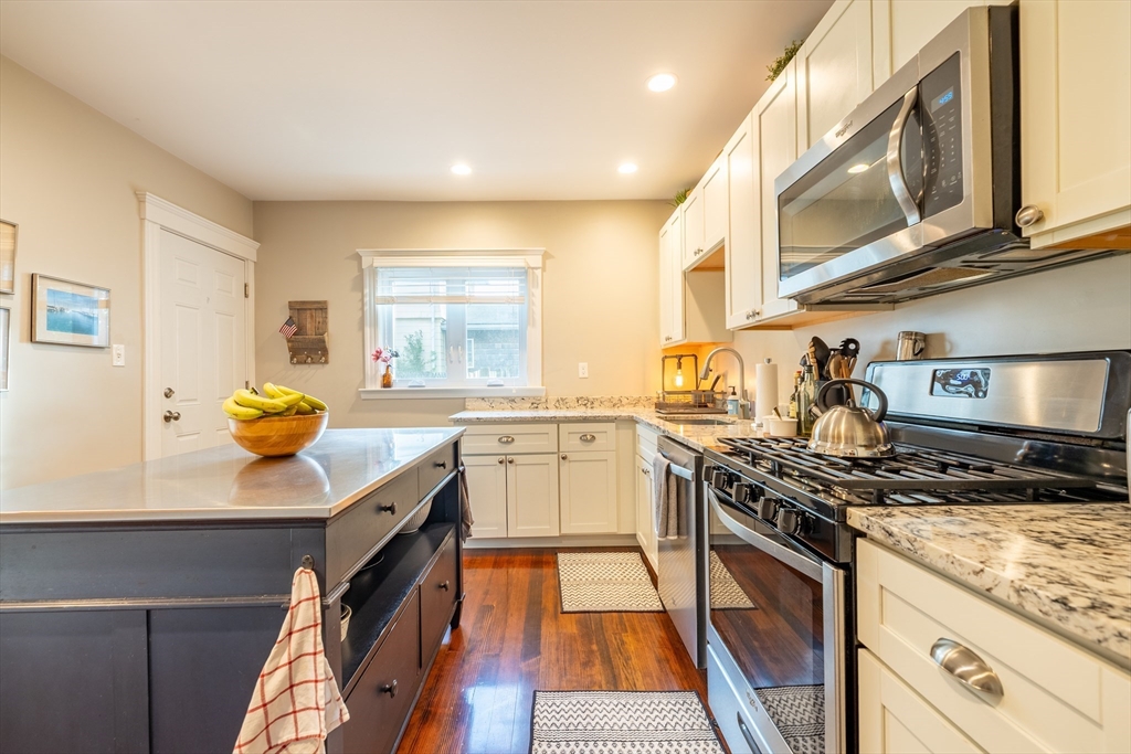 23 Winthrop Avenue, Unit 1 Beverly, MA 01915 - Photo 12 of 42