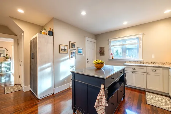 $570,000 | 23 Winthrop Avenue, Unit 1, Beverly, MA 01915