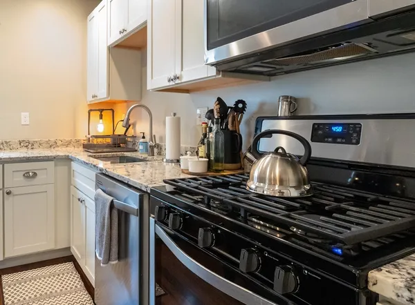 $570,000 | 23 Winthrop Avenue, Unit 1, Beverly, MA 01915