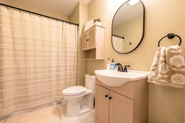 $570,000 | 23 Winthrop Avenue, Unit 1, Beverly, MA 01915