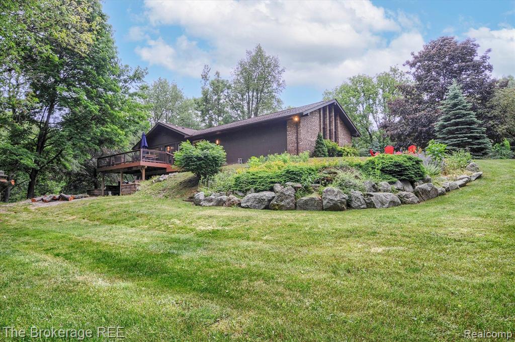 10270 Clark Road Davisburg, MI 48350 - Photo 4 of 69