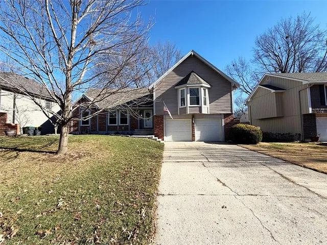 $339,900 | 1608 Southwest 21st Street, Blue Springs, MO 64015