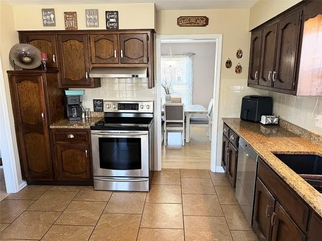 $339,900 | 1608 Southwest 21st Street, Blue Springs, MO 64015