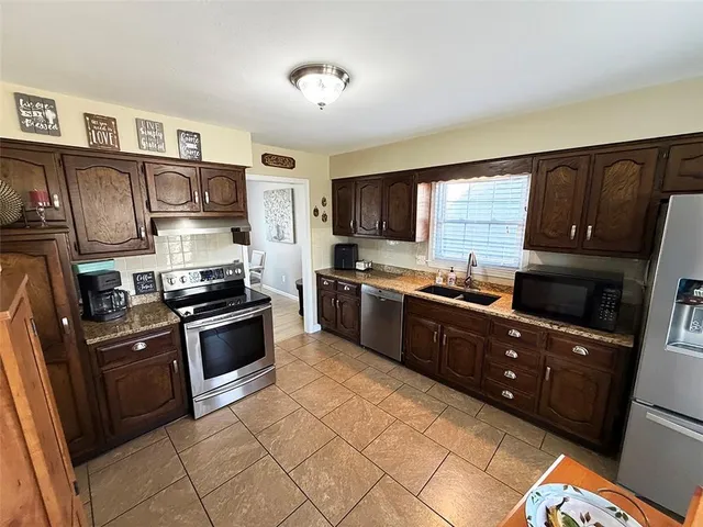 $339,900 | 1608 Southwest 21st Street, Blue Springs, MO 64015