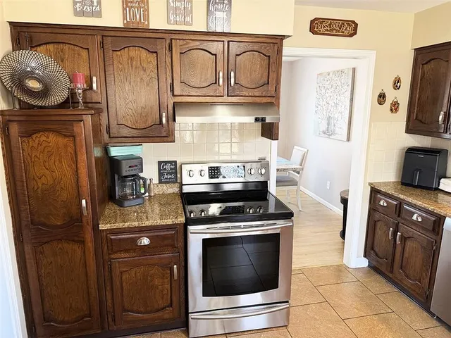 $339,900 | 1608 Southwest 21st Street, Blue Springs, MO 64015