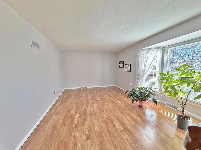 $339,900 | 1608 Southwest 21st Street, Blue Springs, MO 64015