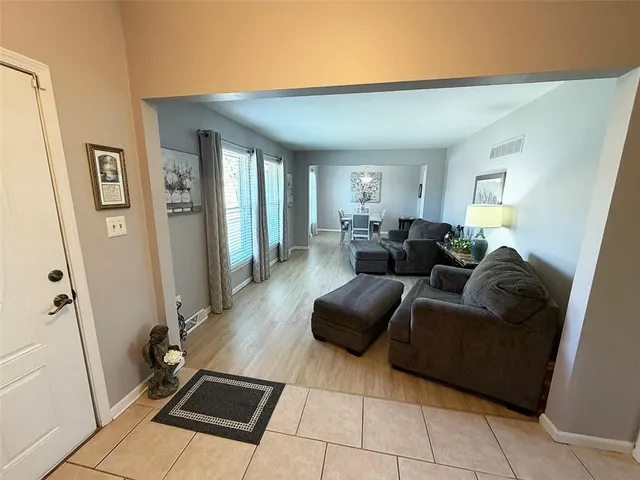 $339,900 | 1608 Southwest 21st Street, Blue Springs, MO 64015