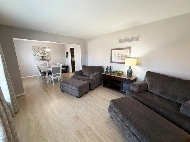 $339,900 | 1608 Southwest 21st Street, Blue Springs, MO 64015