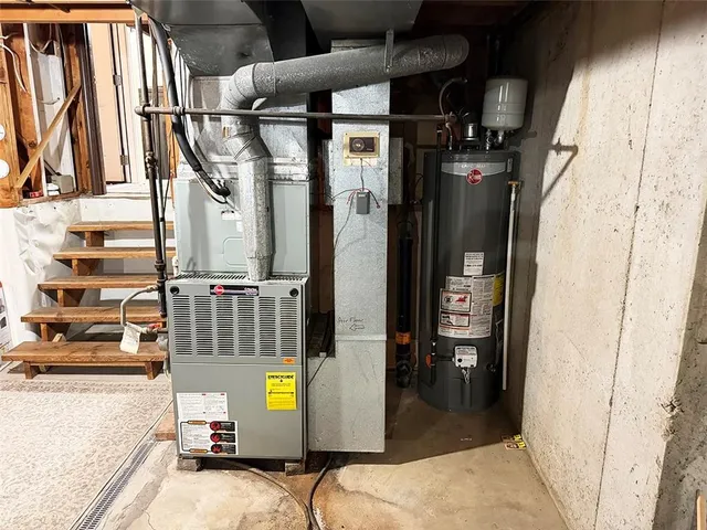 $339,900 | 1608 Southwest 21st Street, Blue Springs, MO 64015