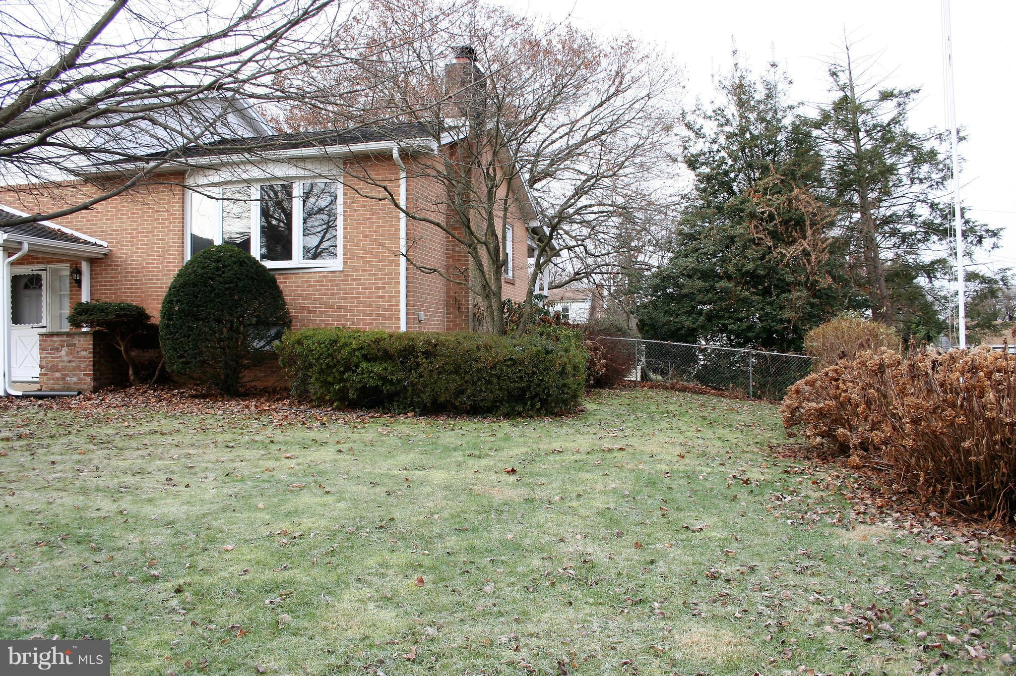 338 Lyndhurst Road York, PA 17402 - Photo 4 of 28 Gallery Image 4