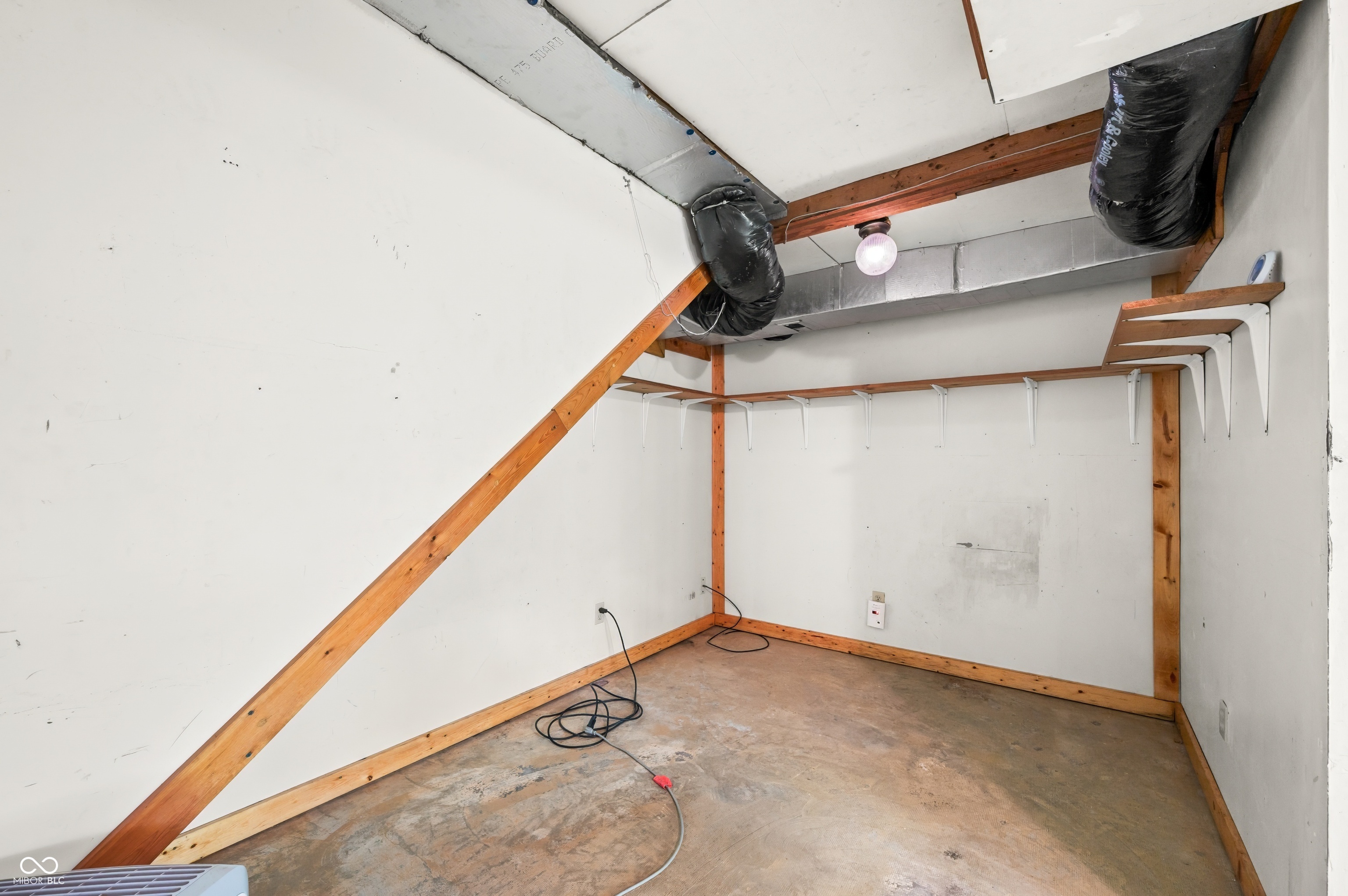 841 Helmsburg Road Nashville, IN 47448 - Photo 34 of 41 Gallery Image 34
