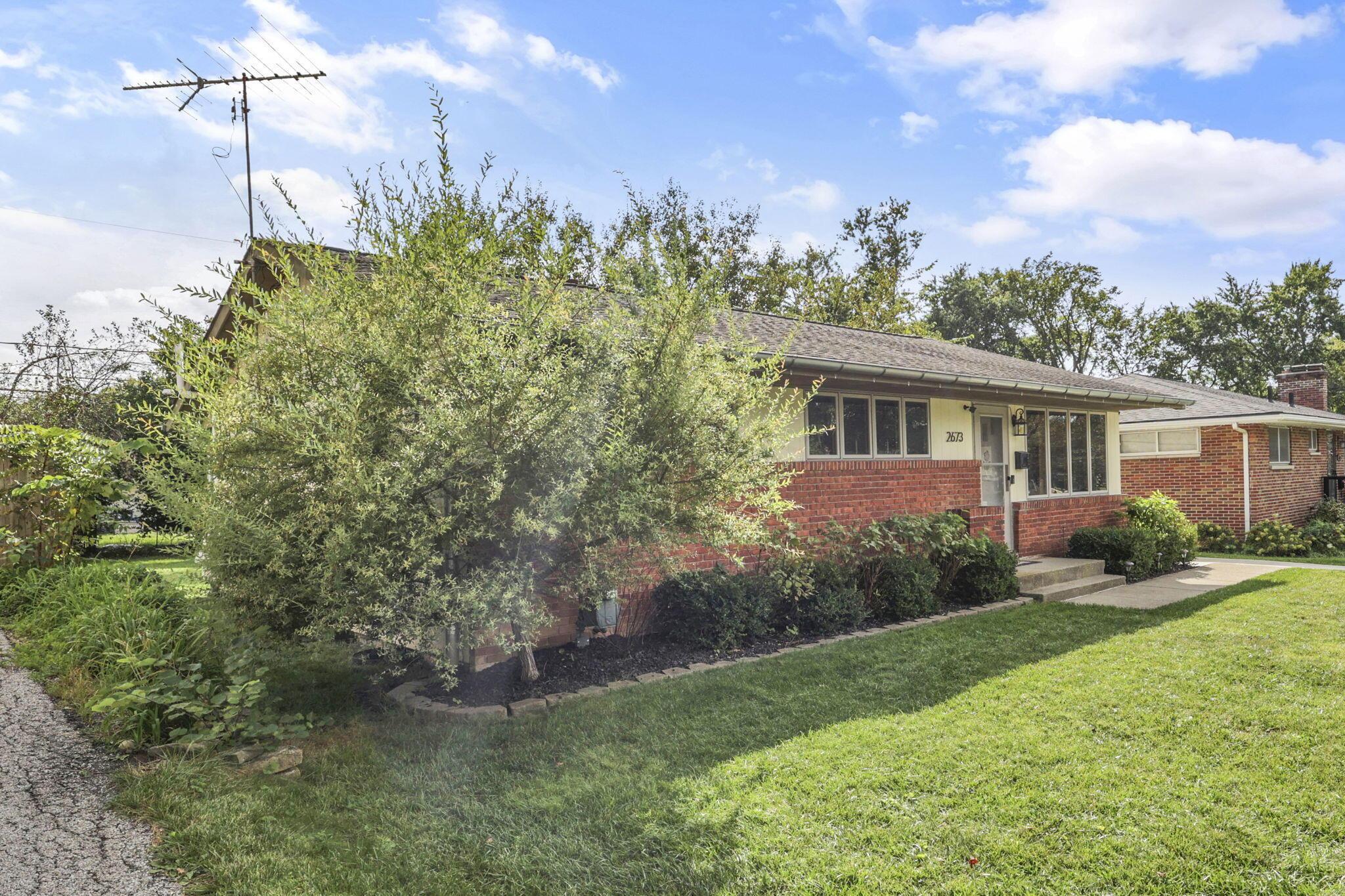 2673 Shrewsbury Road Columbus, OH 43221 - Photo 3 of 65 3-web-or-mls-0N4A7551 - Copy