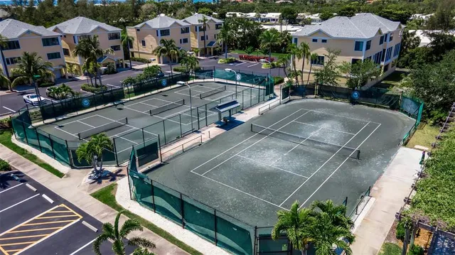 $610,000 | 528 Forest Way, Longboat Key, FL 34228
