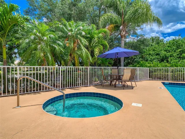 $525,000 | 8408 Whispering Woods Court, Lakewood Ranch, FL 34202