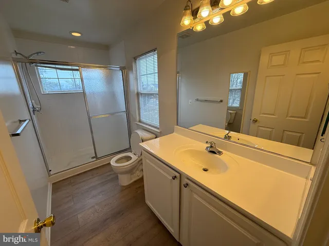 $2,950 | 23004 Fontwell Square, Sterling, VA 20166