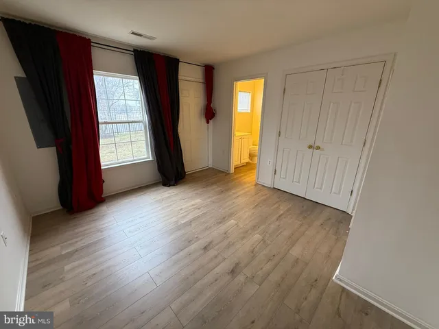 $2,950 | 23004 Fontwell Square, Sterling, VA 20166