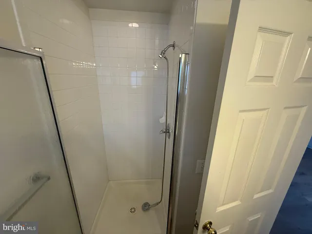 $2,950 | 23004 Fontwell Square, Sterling, VA 20166