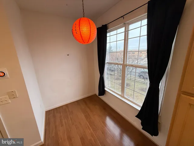 $2,950 | 23004 Fontwell Square, Sterling, VA 20166