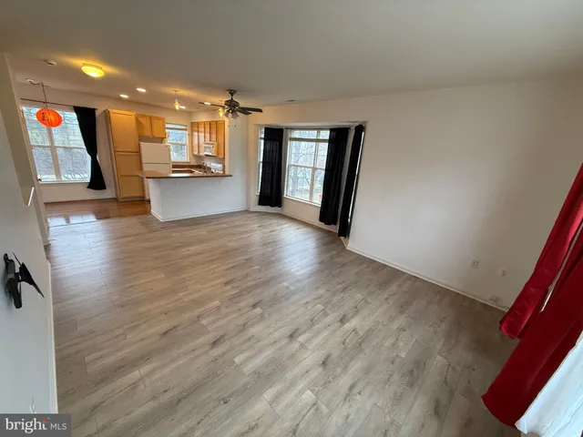 $2,950 | 23004 Fontwell Square, Sterling, VA 20166