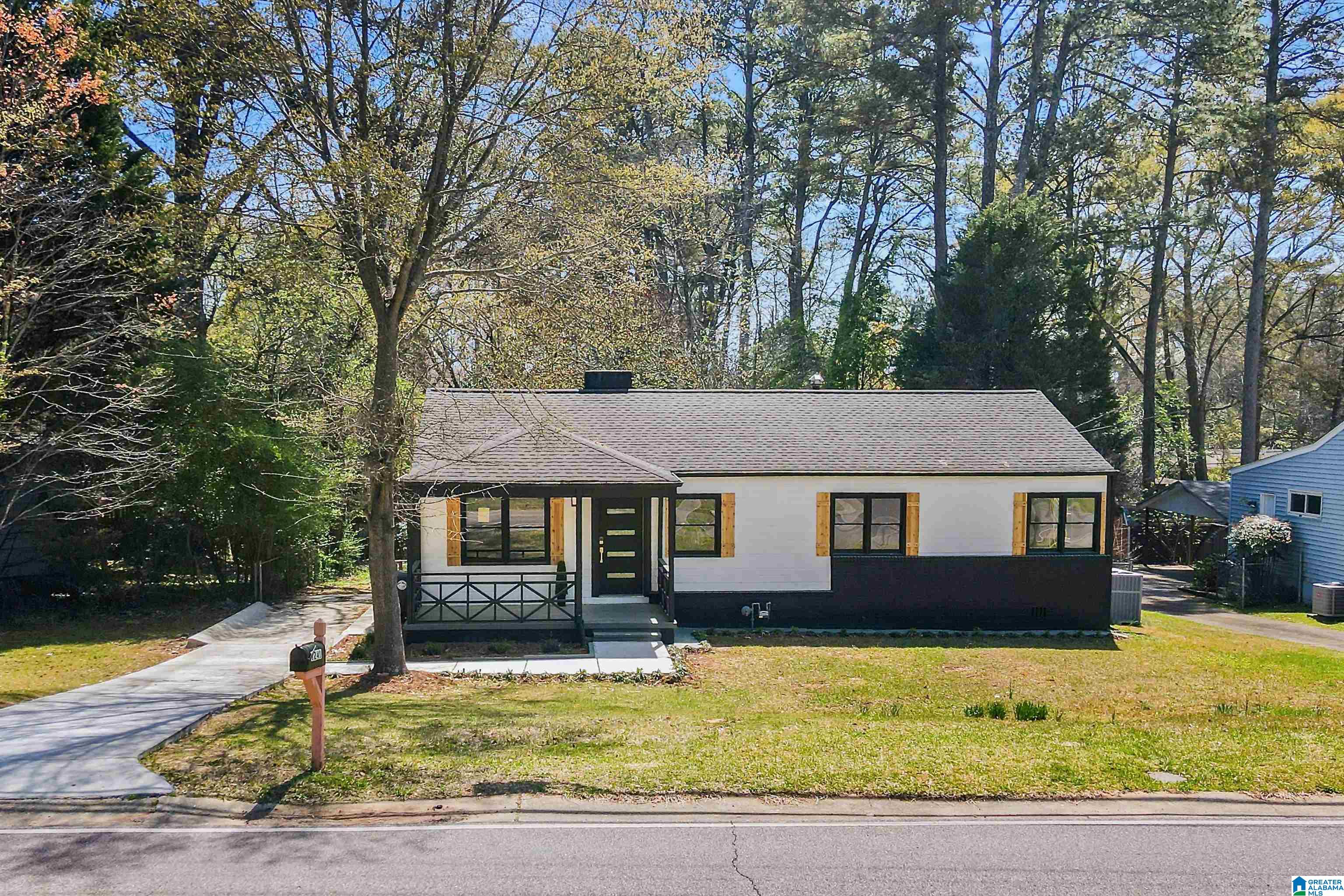 1241 Cresthill Road Birmingham, AL 35213 - Photo 4 of 32