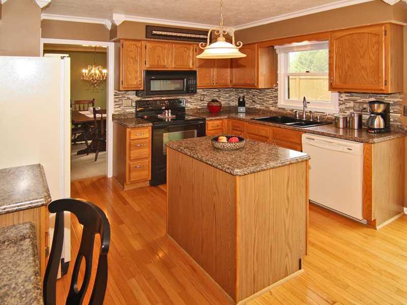 7526 Winding Way Fishers, IN 46038 - Photo 6 of 24 Gallery Image 6
