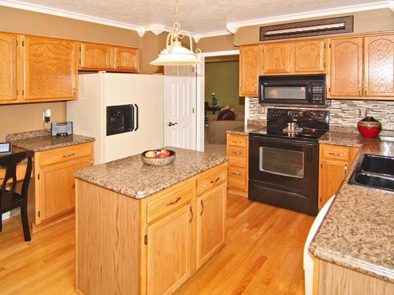 7526 Winding Way Fishers, IN 46038 - Photo 7 of 24 Gallery Image 7