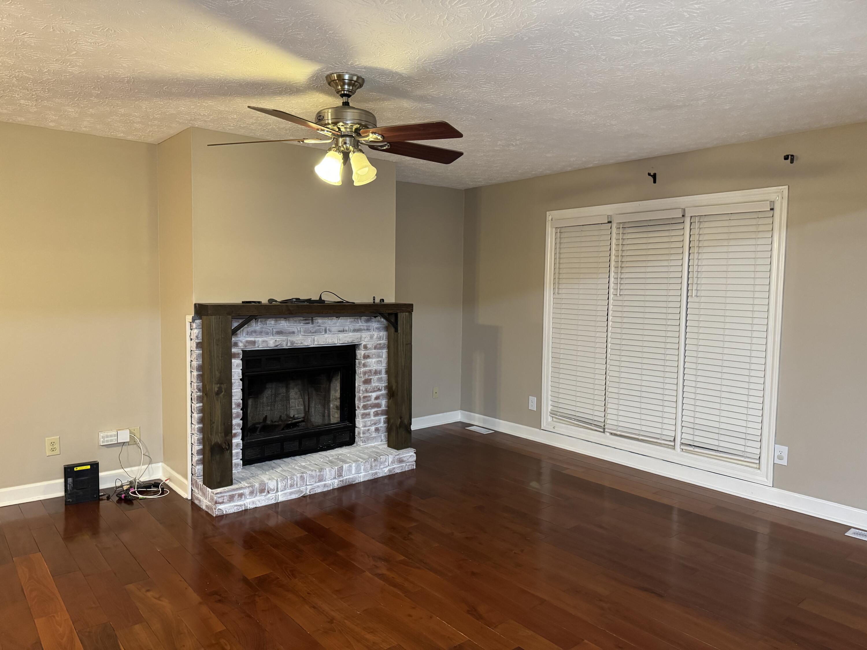 230 Driftwood Way Corbin, KY 40701 - Photo 4 of 32 IMG_8503