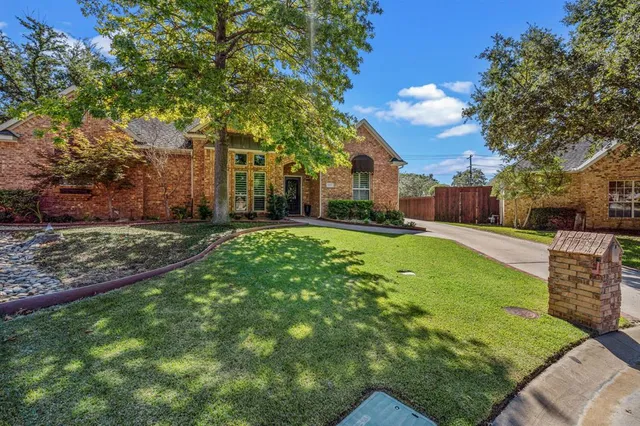 $549,000 | 900 Ellison Park Circle, Denton, TX 76205