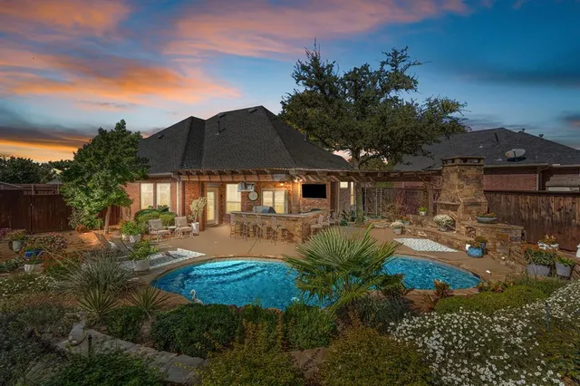 $549,000 | 900 Ellison Park Circle, Denton, TX 76205