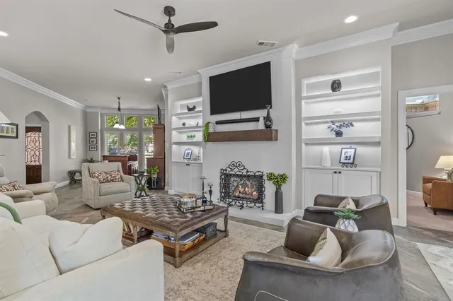 $549,000 | 900 Ellison Park Circle, Denton, TX 76205