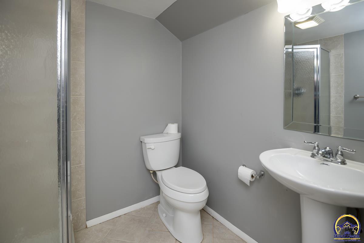 701 Southwest Watson Avenue Topeka, KS 66606 - Photo 23 of 34