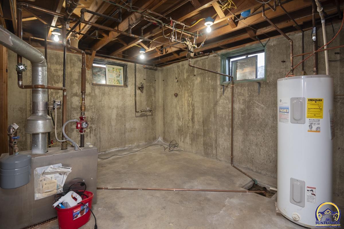 701 Southwest Watson Avenue Topeka, KS 66606 - Photo 26 of 34