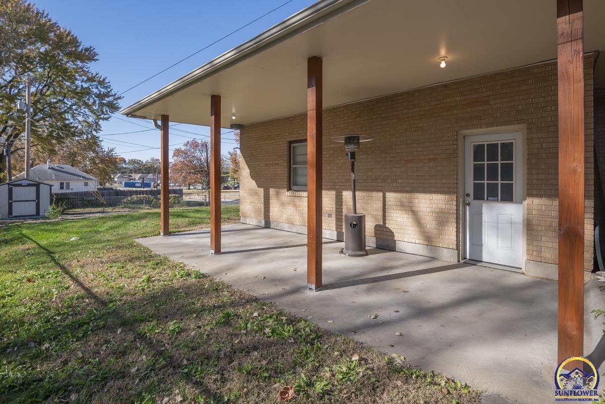 701 Southwest Watson Avenue Topeka, KS 66606 - Photo 29 of 34