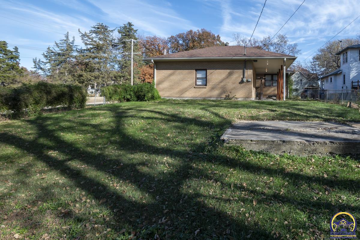 701 Southwest Watson Avenue Topeka, KS 66606 - Photo 31 of 34