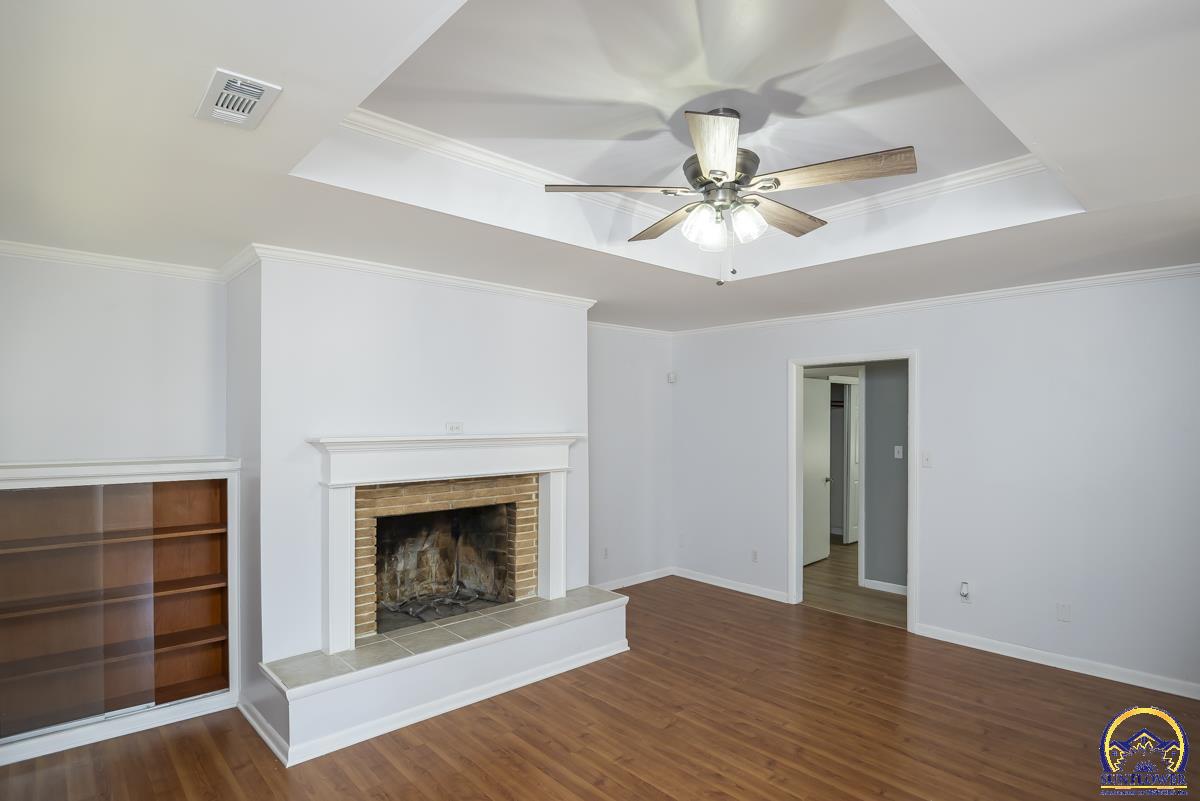 701 Southwest Watson Avenue Topeka, KS 66606 - Photo 4 of 34