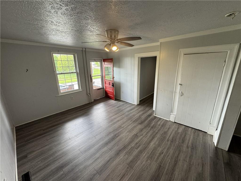 238 Park Road Ambridge, PA 15003 - Photo 2 of 11
