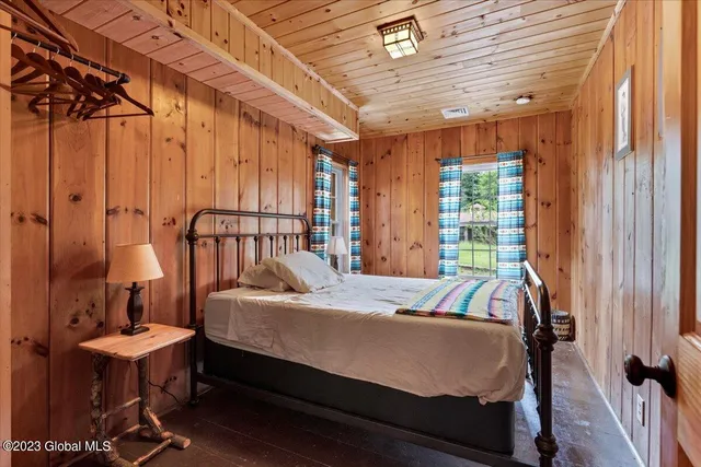 $1,795,000 | 746 Howe Road, Lake Luzerne, NY 12846