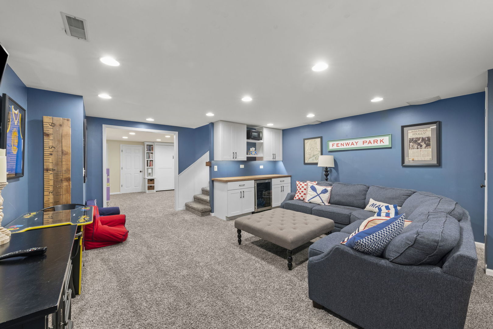 1908 Gladstone Drive Wheaton, IL 60189 - Photo 31 of 53 a living room with furniture and kitchen view
