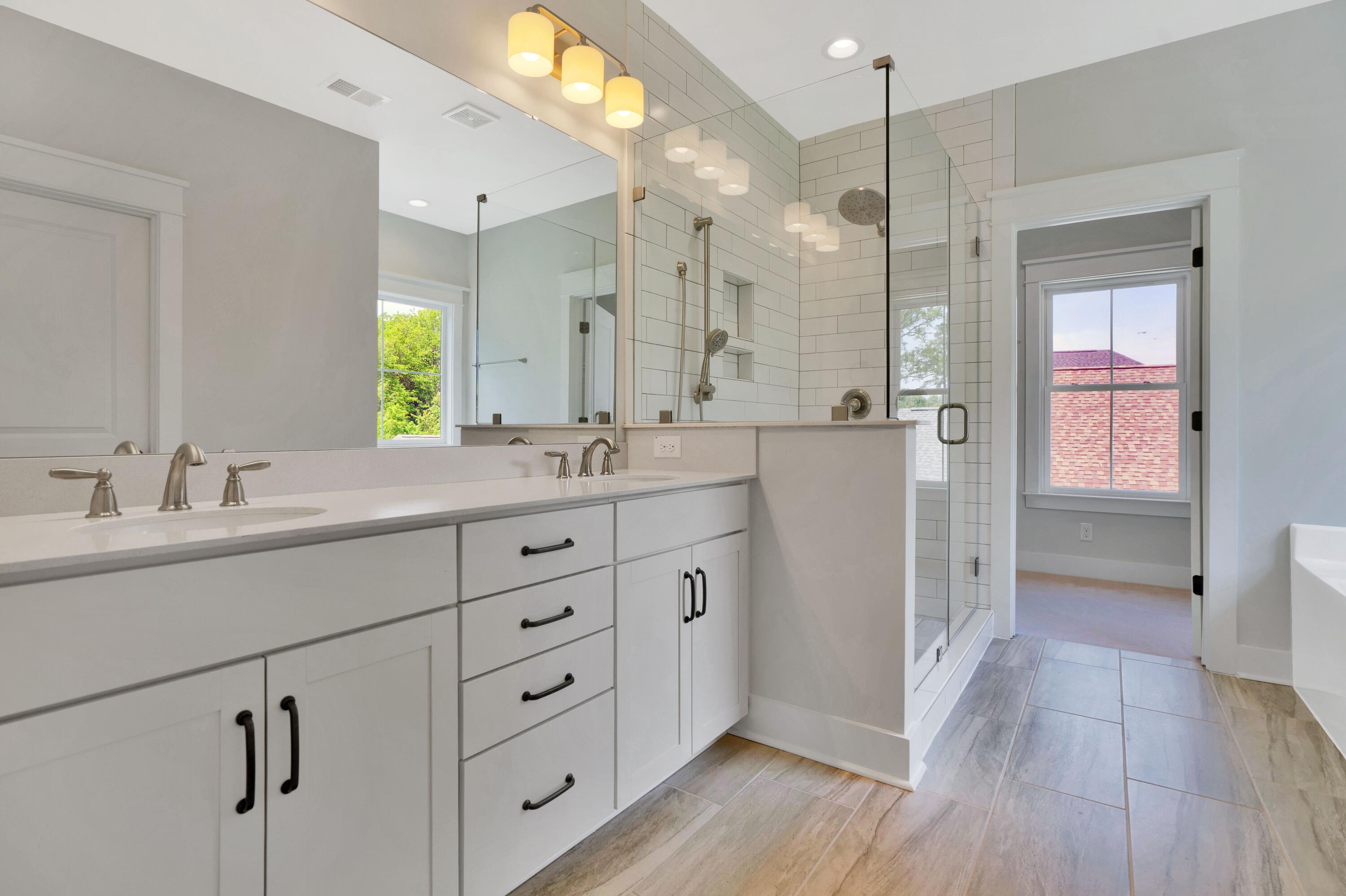 1252 Crooked Oak Road Charleston, SC 29492 - Photo 20 of 23 Deluxe Owner's Bath