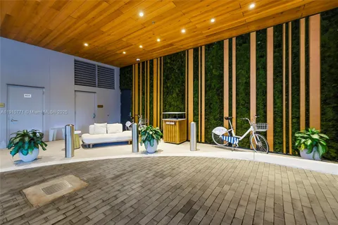 $1,650,000 | 2678 Tigertail Avenue, Unit 1110, Miami, FL 33133