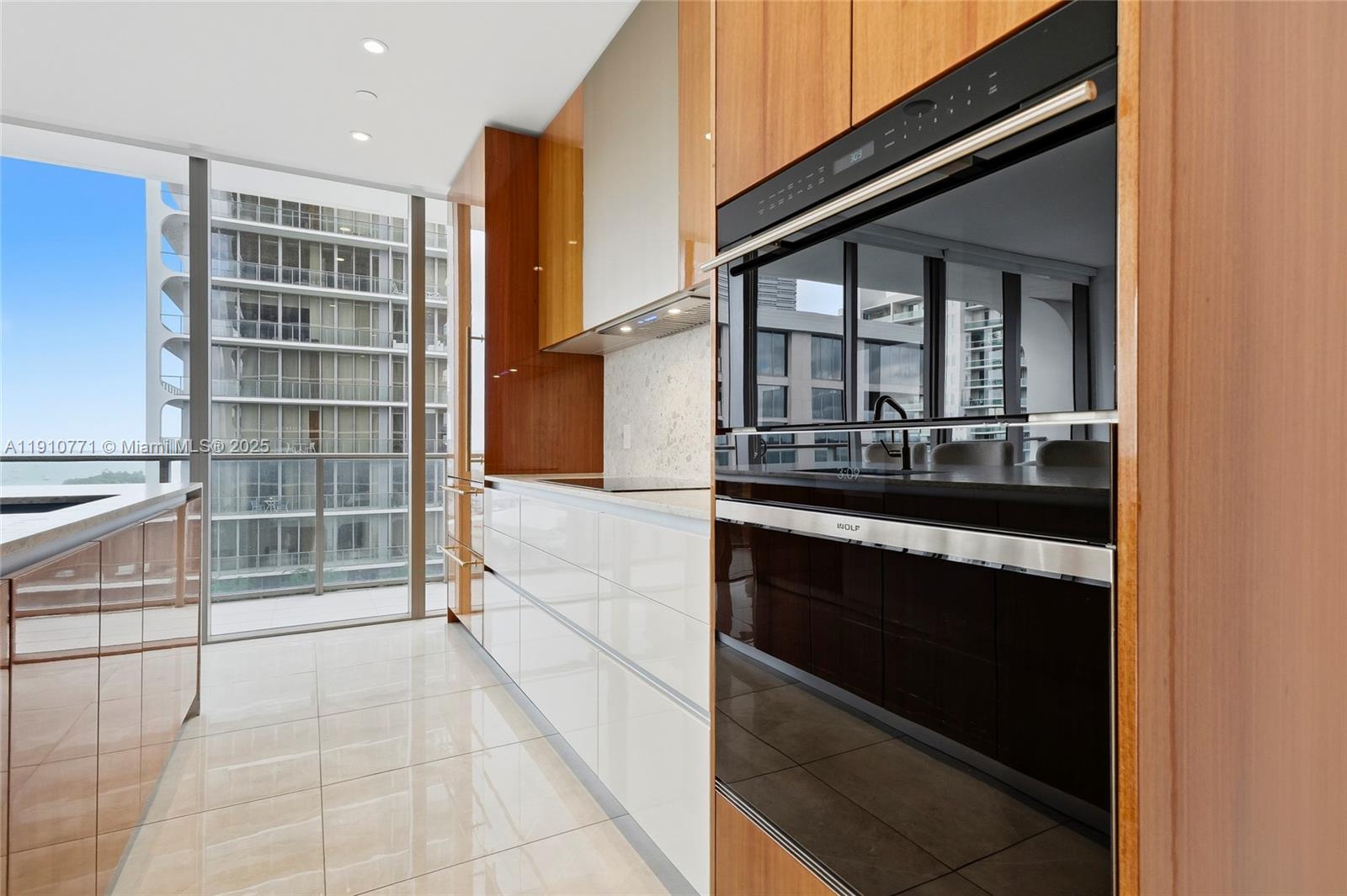 2678 Tigertail Avenue, Unit 1110 Miami, FL 33133 - Photo 10 of 77