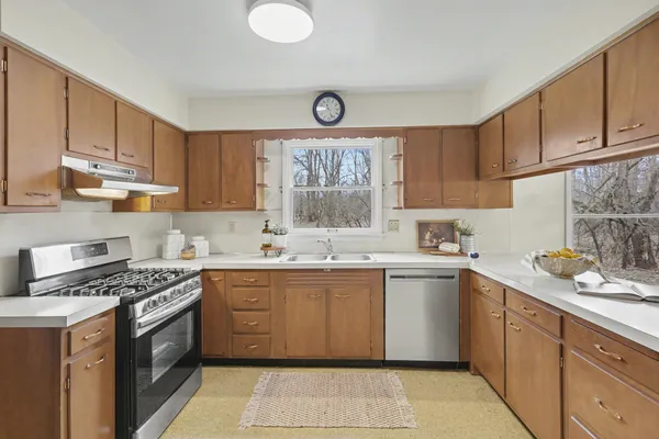 $675,000 | 2889 Parkridge Drive, Ann Arbor, MI 48103