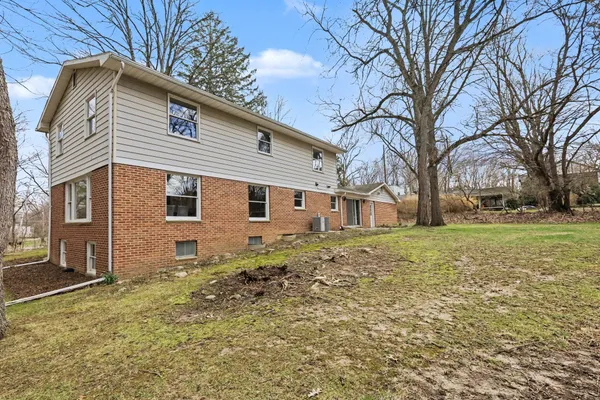$675,000 | 2889 Parkridge Drive, Ann Arbor, MI 48103