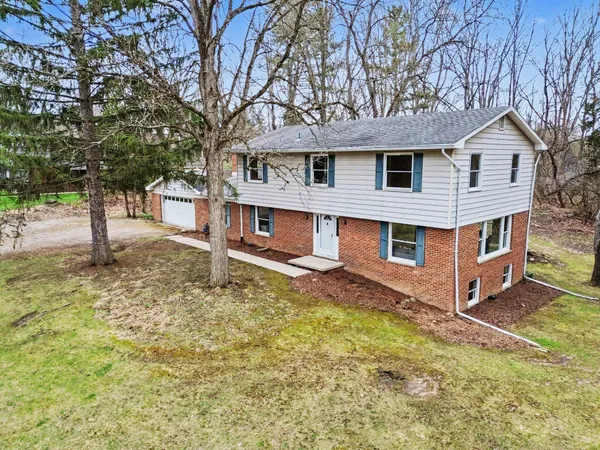 $675,000 | 2889 Parkridge Drive, Ann Arbor, MI 48103