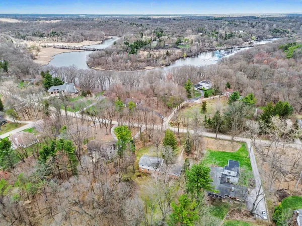 $675,000 | 2889 Parkridge Drive, Ann Arbor, MI 48103
