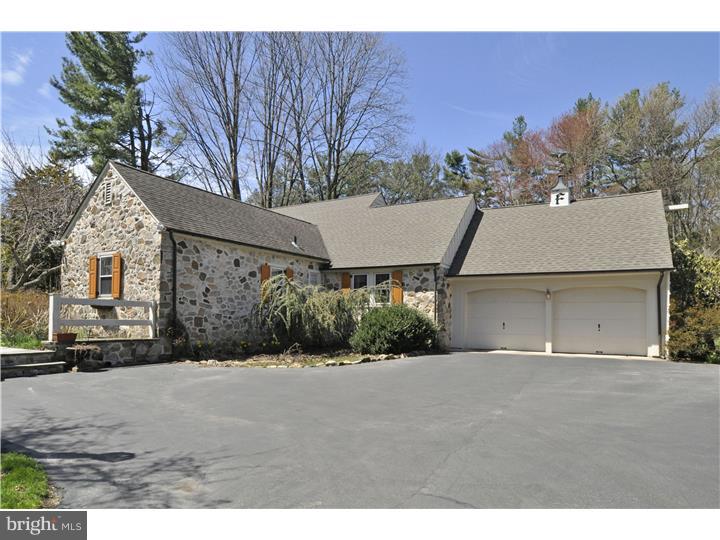 1420 Hunter Road Rydal, PA 19046 - Photo 22 of 25 Driveway